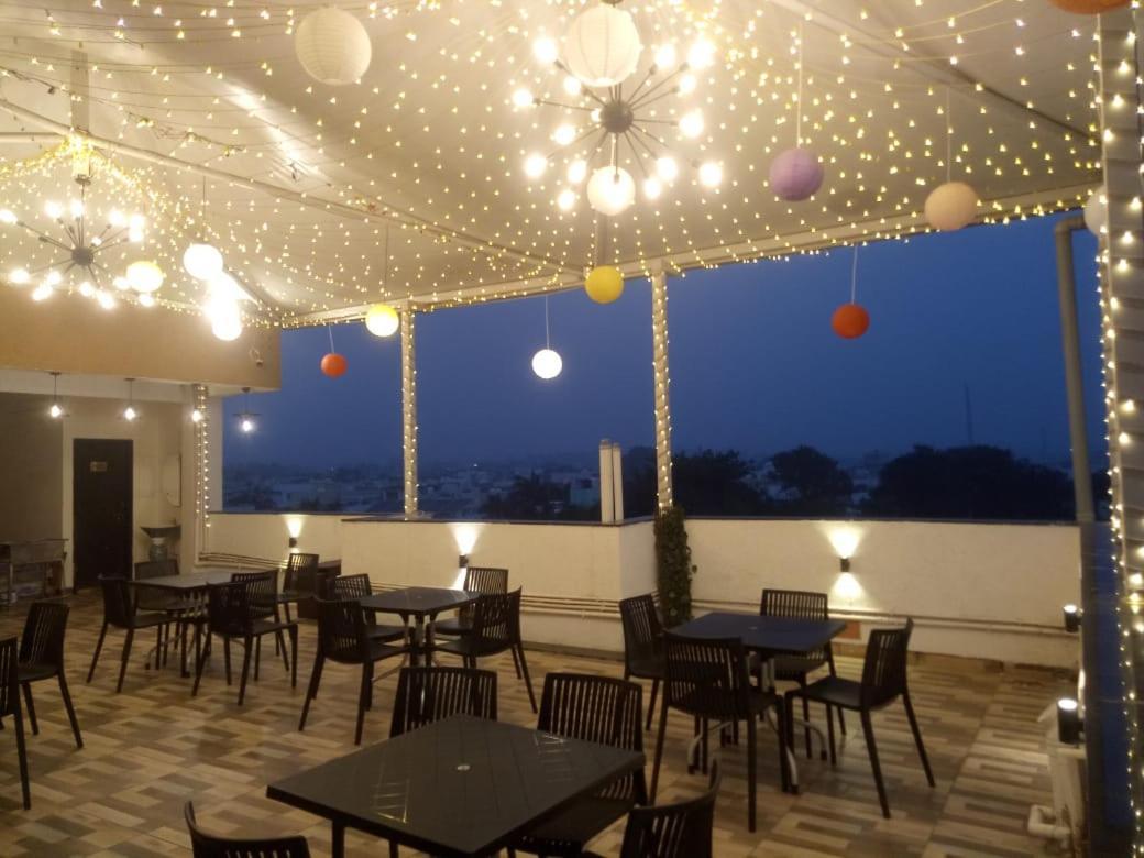 Hotel Golden Bliss Bhopal Exterior foto